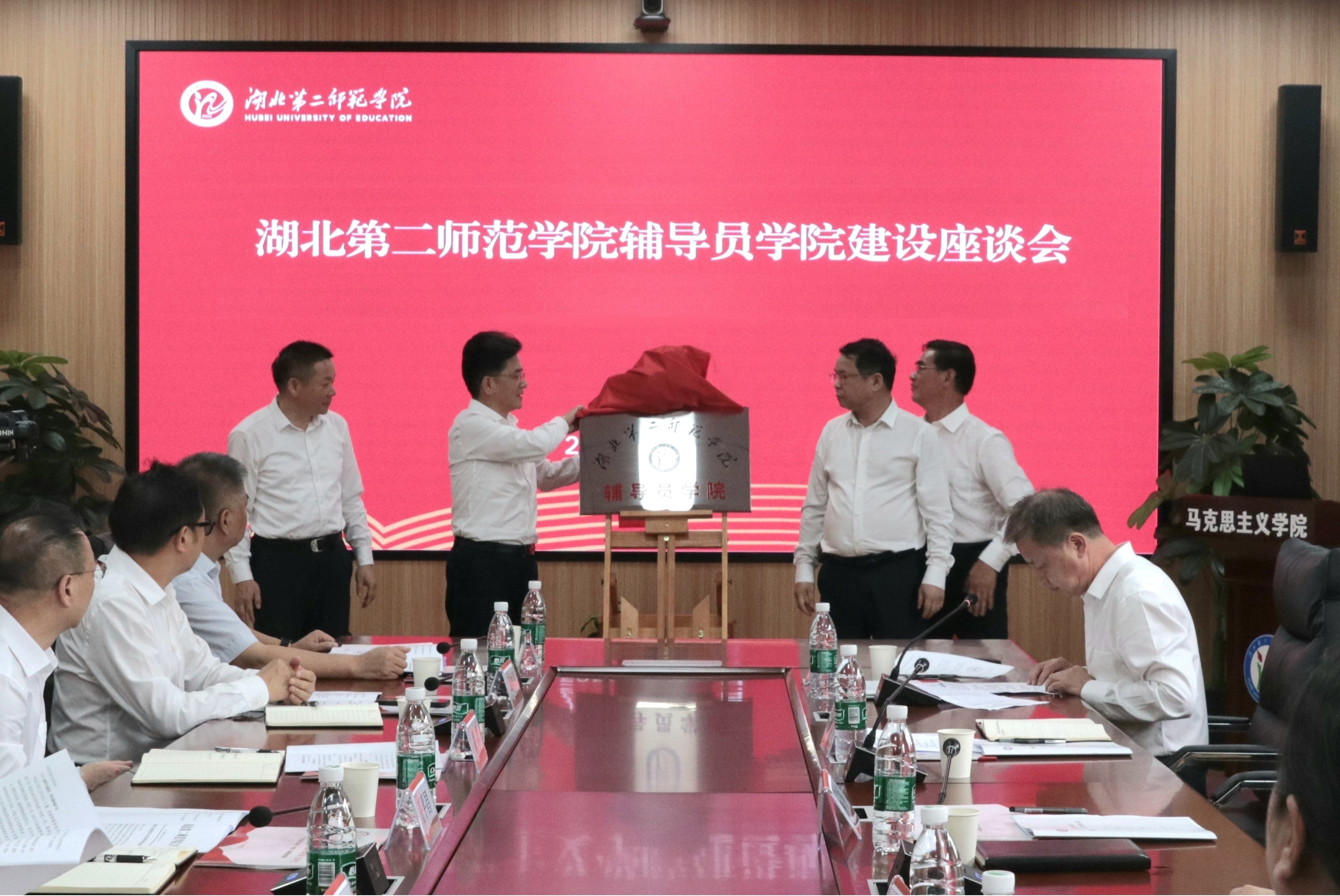 少妇精品无码一区二区三区